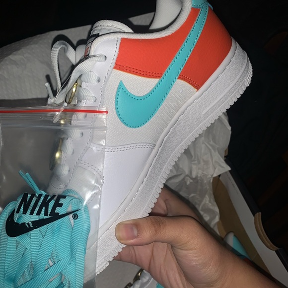 Nike Air Force 1 - Picture 4 of 6